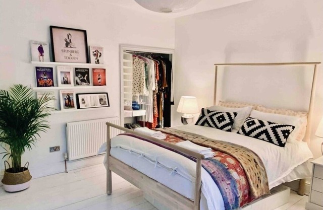 Stylish & spacious, family & pet friendly 2 bed terrace with extra comfy beds