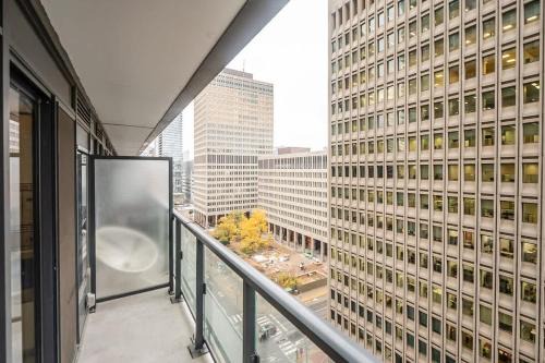 Stylish Stay with City Views, Pool and Gym