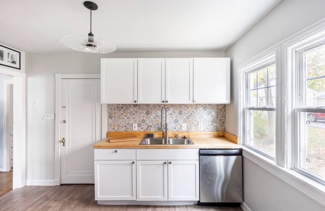 Stylish Work-Friendly Shaker Heights 2BD near CLE Clinic