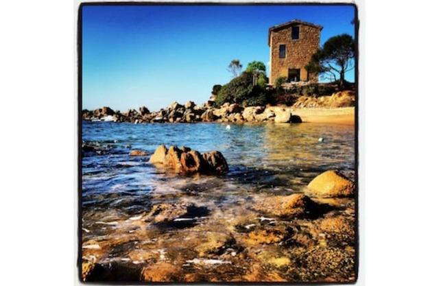 SUBLIME BERGERIE feet in the water in South Corsica