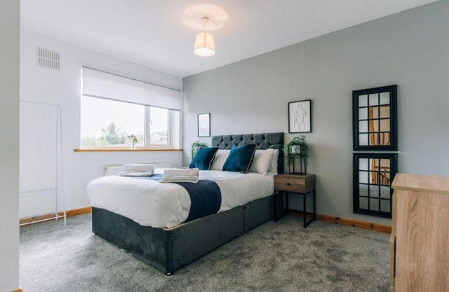 Sudbury House 3 Bedrooms Workstays UK Video Tour Available