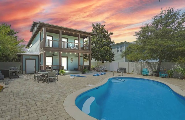 Sugar Hill Hang-Pool, Golf Cart, Dogs OK, Sleeps 12