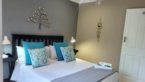 Suite 10- Deja' Blu Bed and Breakfast- East London