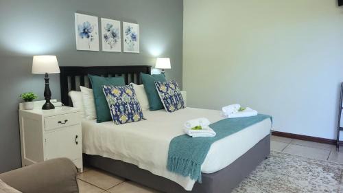 Suite 14- Deja' Blu Bed and Breakfast- East London