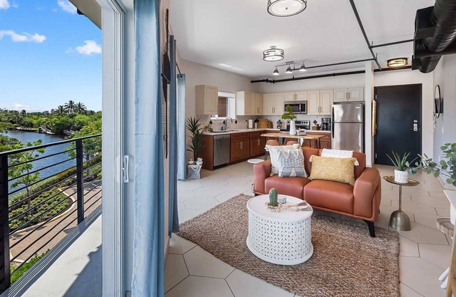 Suite 303: King Bed, Balcony, Heated Pool, Gym