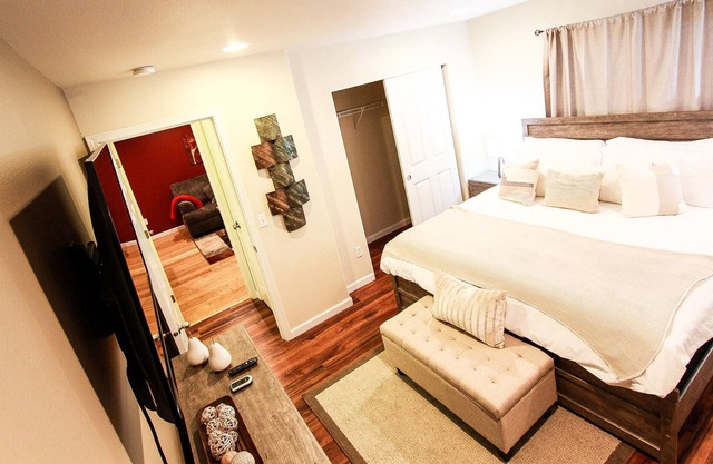 𝕾𝖚𝖎𝖙𝖊🎤🎧🎼♠Dome/Concerts/Comedy/Events/Shows