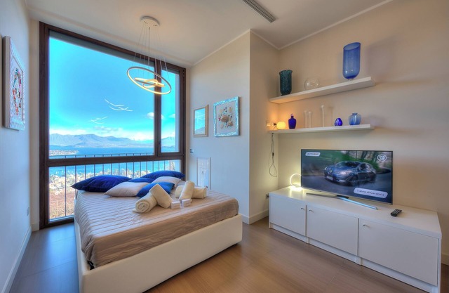 Suite on The Lake