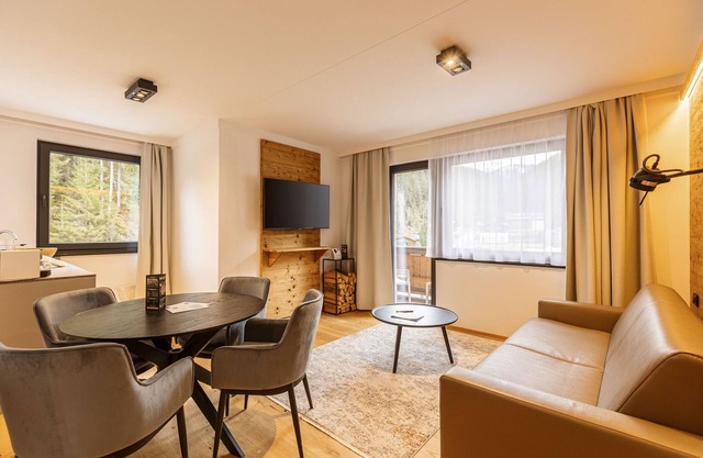 Suite with 1 Bedroom & Wellness Area