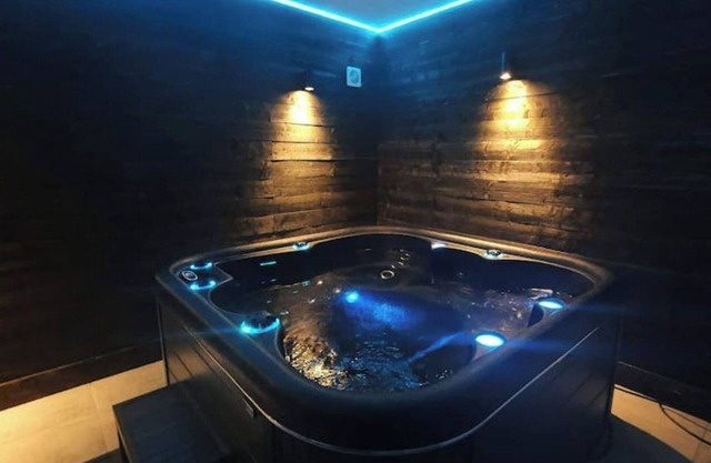 Suite with private, unlimited spa