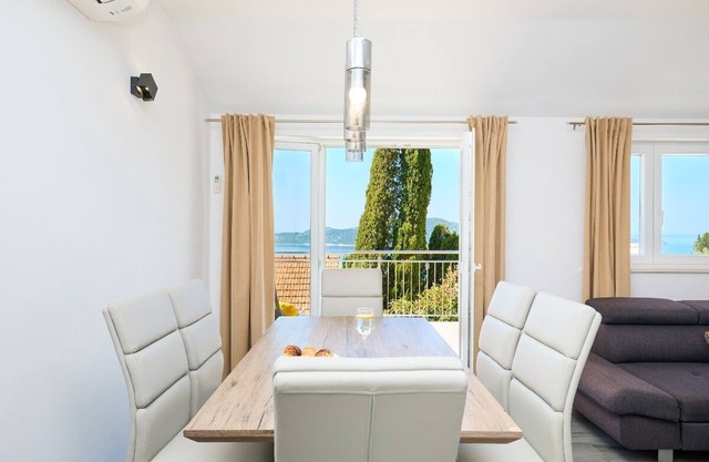 Summer Chill 3 - Four Bedroom Apartment, Sleeps 10