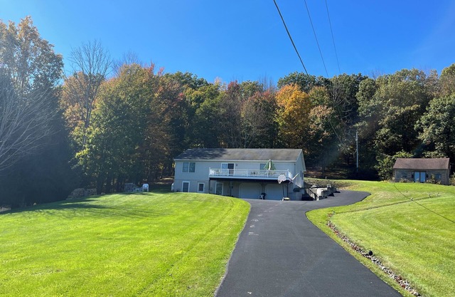 Summer fun, Fall hunting & Winter fishing on Quaker Lake! Year round house!