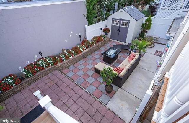 Summer getaway 1 block from beach, sleeps 5-6 (Close to AC & OC!)