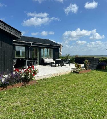 Summer House With Wilderness Bath And Water Views