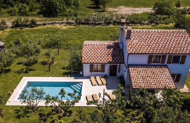 Summer offer/Villa ULIKA, near the sea/with private pool/quiet place