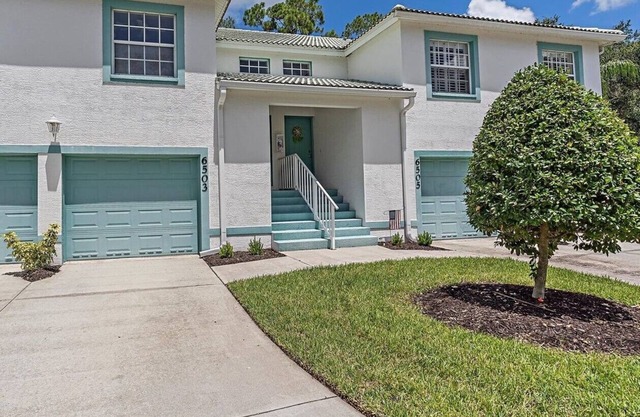 Summer Specials - GORGEOUS REMODELED 2-2 Townhome - Sarasota/Bradenton