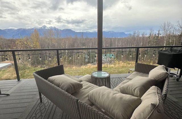 Summit Ridge Guest Suite near Palmer