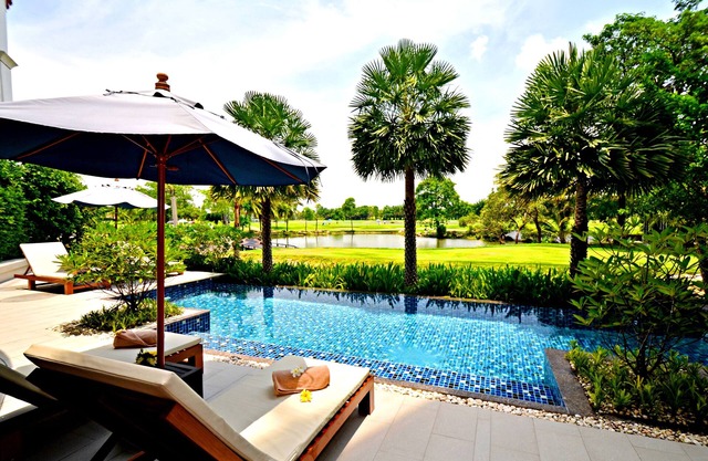 Summit Windmill Golf Suite Hotel @Suvarnabhumi