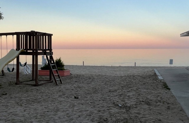 Sun-Kissed Beach Entire beach resort rental in Lake Huron! 6 cottages Sleeps 41