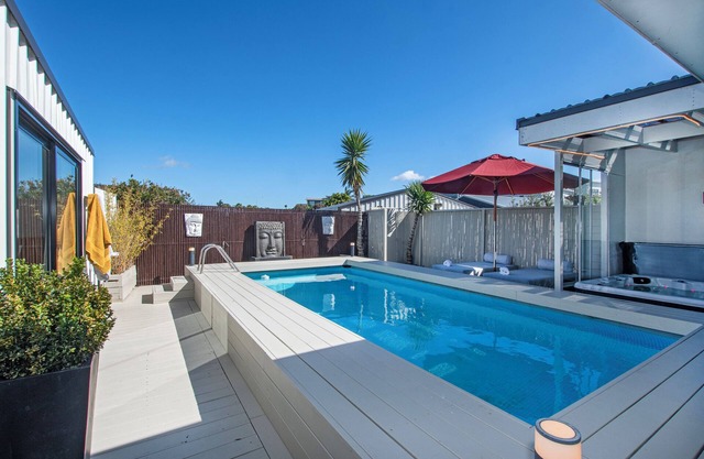 Sun Kissed Pool Villa - Mangawhai Holiday Home