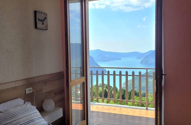 Sun Paradise, with magnificent views of the lake and valleys