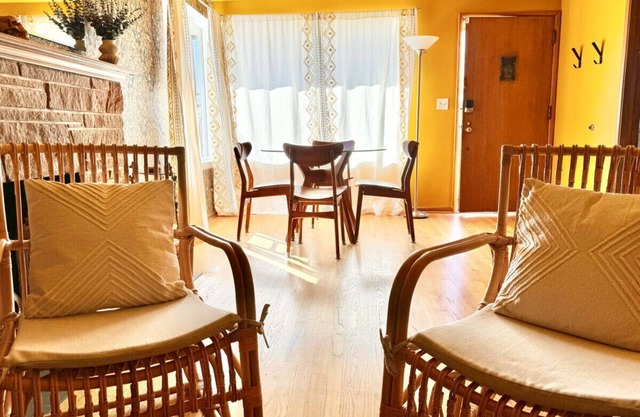 Sunbreak Suite in Fremont with Park Views