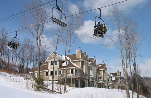 Sunday River Ski In Ski Out Locke Mountain condo with Pool Jacuzzi