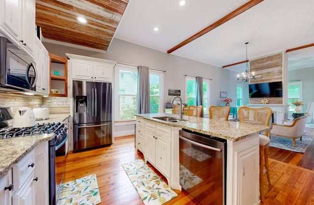 Sunflower Cozy House