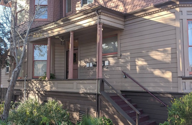 Sunny 1BR in Gorgeous Berkeley Victorian