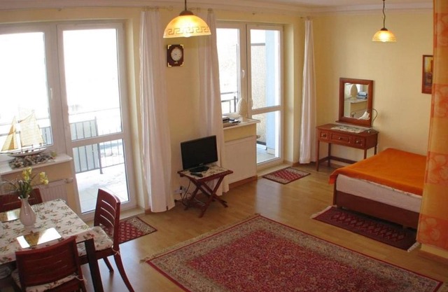 Sunny Aga Apartment 200m to sea promenade