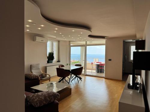 Sunny Day self check in