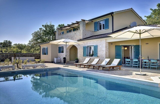 Sunny villa with private pool, sauna, jacuzzi