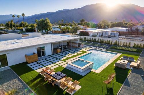 Sunny Vista Pool And Spa Home With Mountain Views