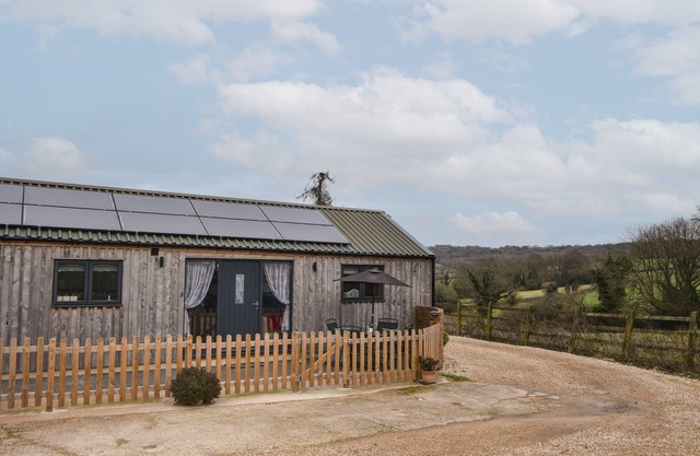 SUNNYSIDE AT COOMB BANK FARM, pet friendly in Raymond's Hill