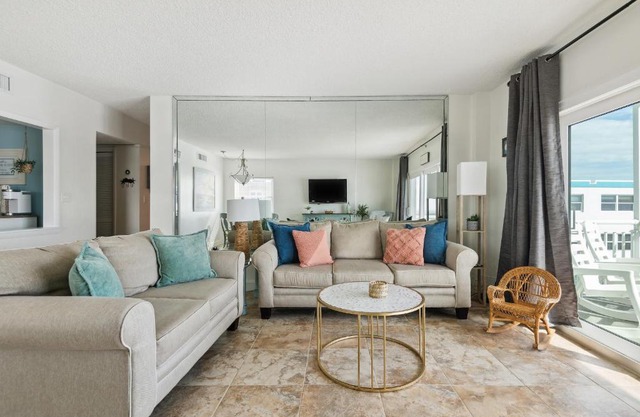 Sunrise at the Beach - 2BR Apt with Scenic Views