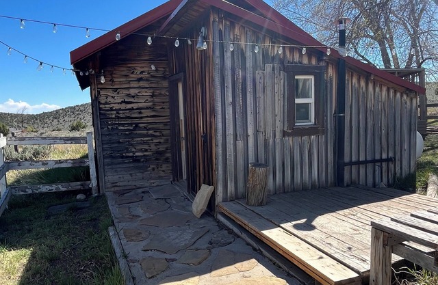 Sunrise Cabin in Lapoint
