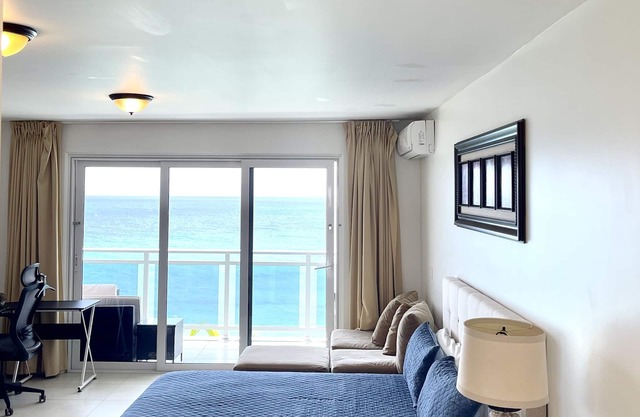 Sunset Beach View - Luxury Studio next to The Morgan Resort