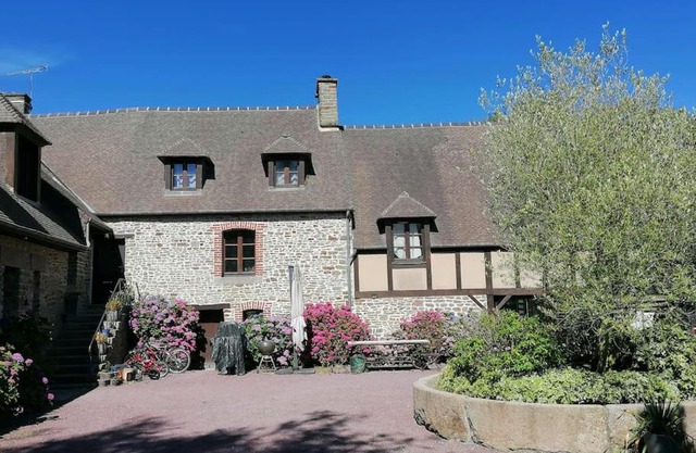 Sunset Family Guesthouse Mont Saint Michel