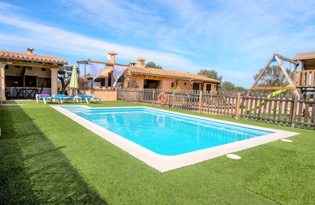 Sunset Finca Son Sitges - Finca with fenced swimming pool, children's playground and barbecue area