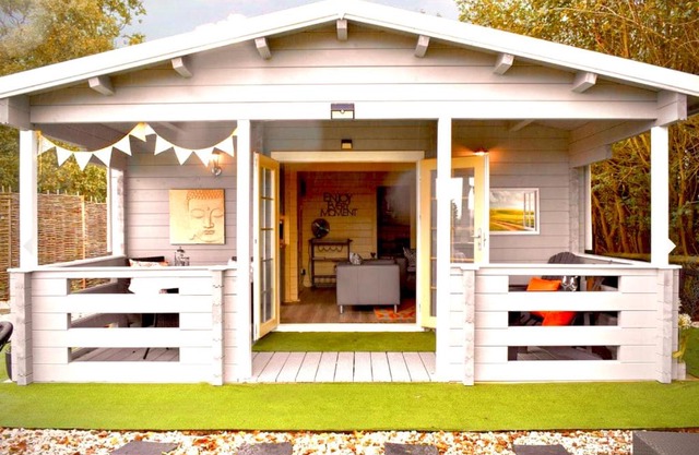 Sunset log cabin