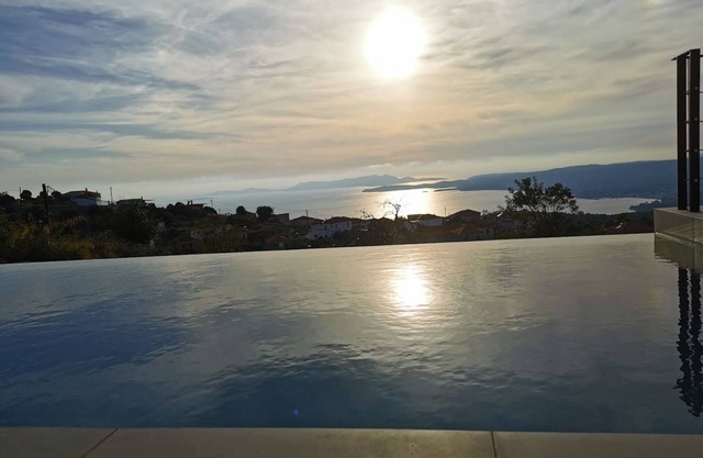 Sunset Luxury Villa Akritochori