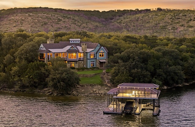Sunset Manor- with a DOCK & HOT TUB!