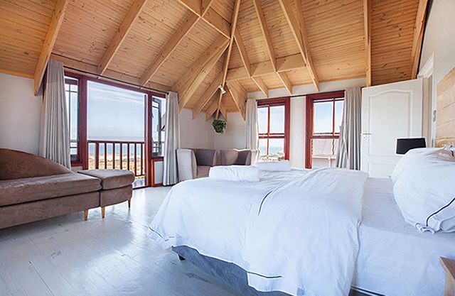 Sunset on Mountainrise with exquisite sea and mountain views