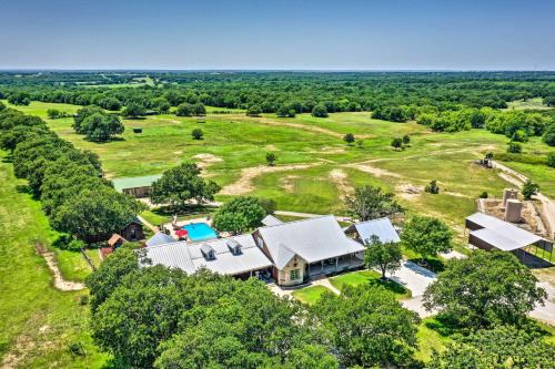 Sunset Ranch with Pool and Hot Tub on 29 Acres!