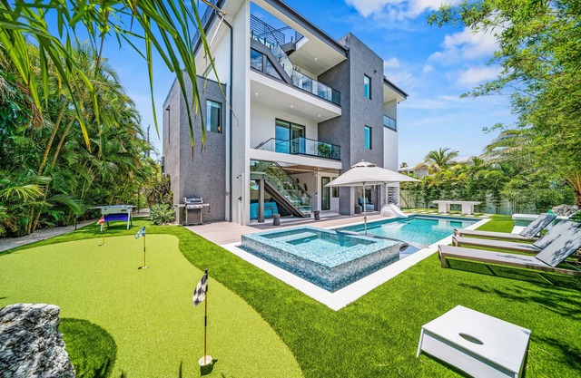 Sunset Reflections | LUXURY Home, Private Pool, Spa, Rooftop, Game Room, and MORE!