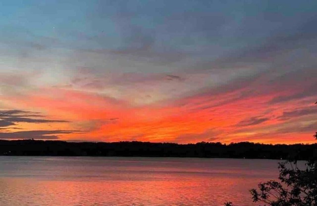 Sunset River Shack -amazing waterfront view