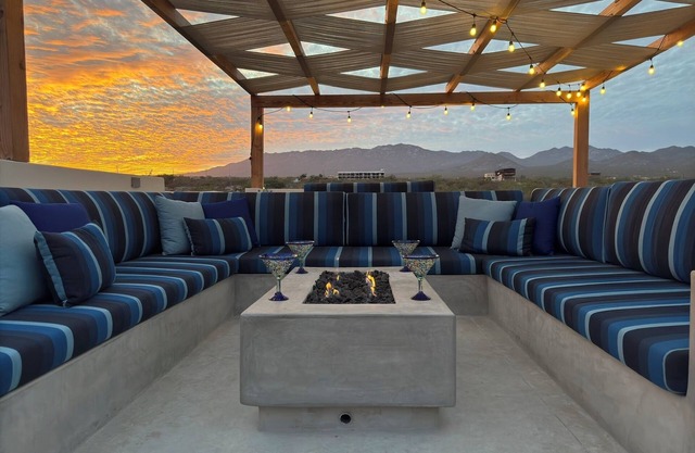Sunset Villas - Casita Nopal | Rooftop Haven with Fire Table