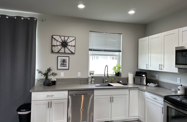 Sunsets! 4 Bd 2 Ba spacious NEW home in Heritage Farms Subdivision Super Clean!