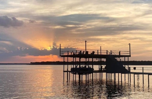 Sunsets on Cedar Creek Lake - Fantastic Lot with incredible lake access & views!