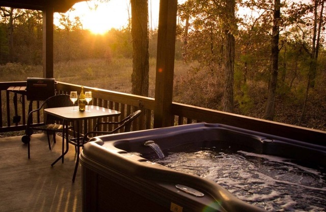 Sunsettin Cabin With Fireplace, Free Wifi, and Parking Onsite by Redawning