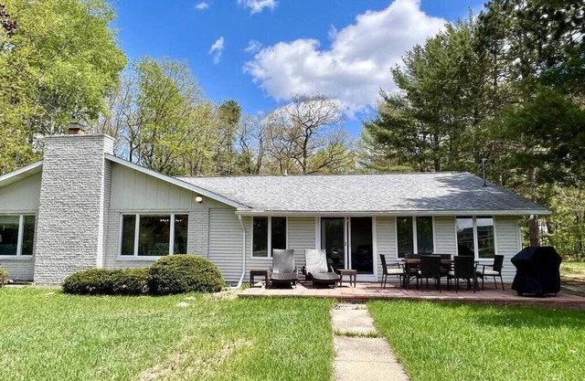 Sunshine Cove Summary